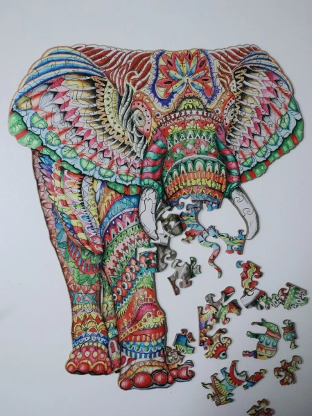 Деревянный пазл "Слон" 381х323мм. 179 элемента